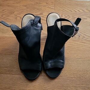 Vince Camuto leather Heels